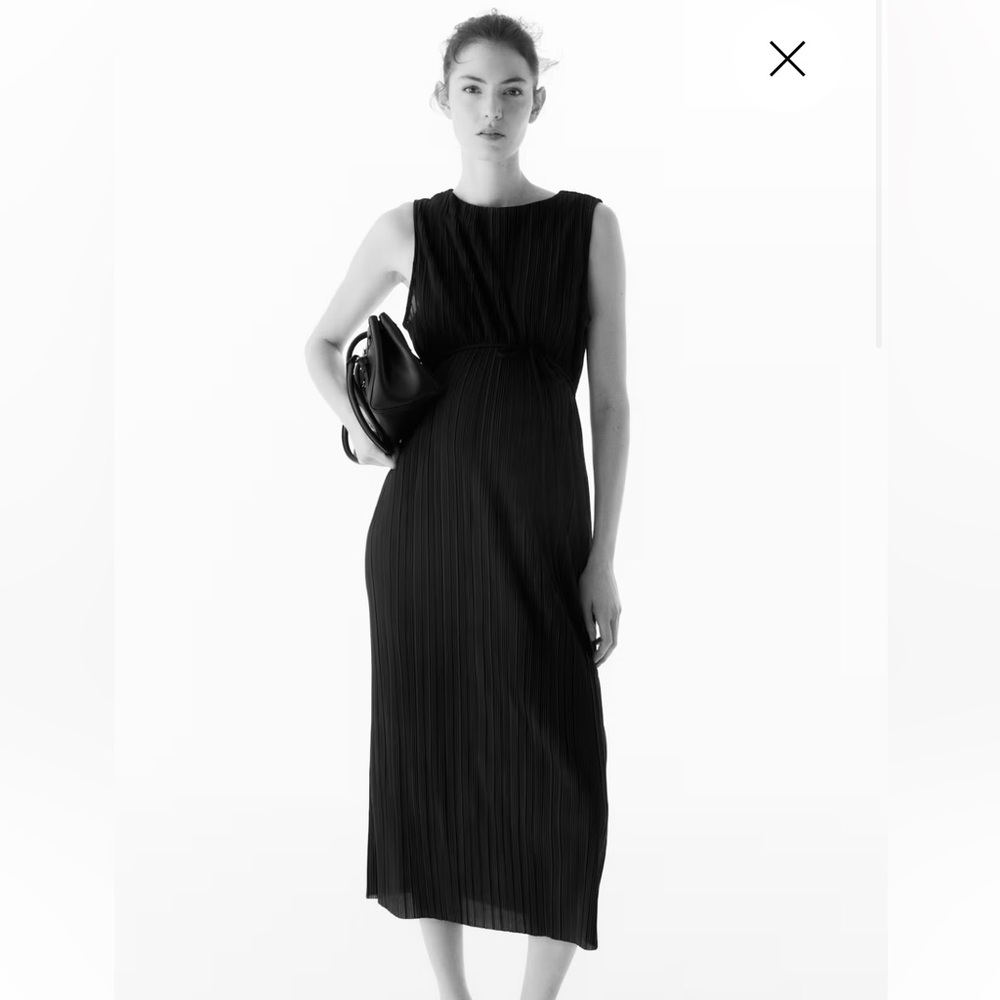 H&M mama maternity plisse dress